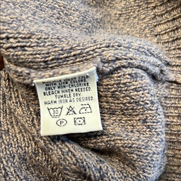 Eddie Bauer Classic Henely Sweater Size L - Picture 6 of 6